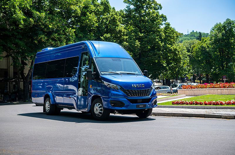 Minibus IVECO pro všechny druhy osobní dopravy